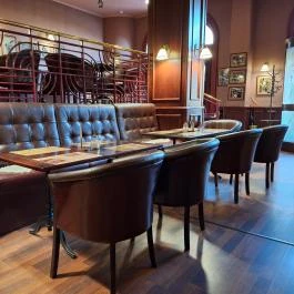 Fekete Sas Kávéház Hódmezővásárhely - Belső