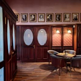 Fekete Sas Kávéház Hódmezővásárhely - Belső