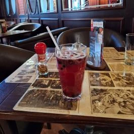 Fekete Sas Kávéház Hódmezővásárhely - Étel/ital