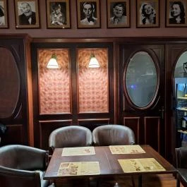 Fekete Sas Kávéház Hódmezővásárhely - Belső