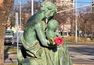 Fél a baba Budapest