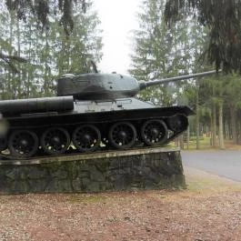 Felszabadulási emlékmű, Nemesmedves - Egyéb