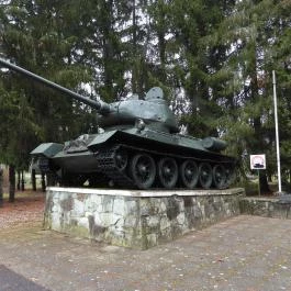 Felszabadulási emlékmű, Nemesmedves - Külső kép