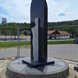 Fénykapu Sülysáp - Külső kép