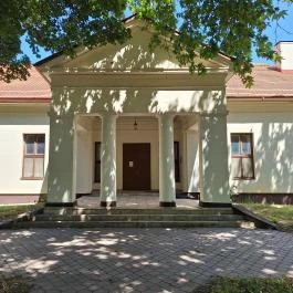 Fiáth-Bezerédj-Gindhy-kiskastély Szedres - Külső kép