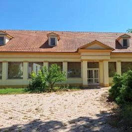 Fiáth-Bezerédj-Gindhy-kiskastély, Szedres - Külső kép