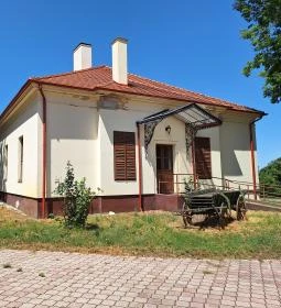 Fiáth-Bezerédj-Gindhy-kiskastély