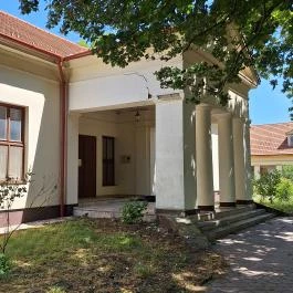 Fiáth-Bezerédj-Gindhy-kiskastély, Szedres - Külső kép