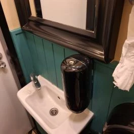 Fióka Budapest - Mosdó