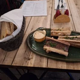 Fióka Budapest - Étel/ital