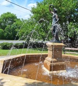 1. legjobb látnivaló: Flóra-kút