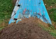 A Földből kitörő metrókocsi Csákberény