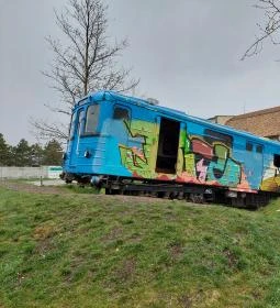 A Földből kitörő metrókocsi