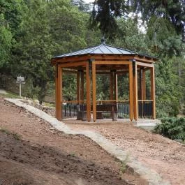 Folly Arborétum, Badacsonyörs - Külső kép