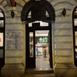 Food House Budapest - Belső