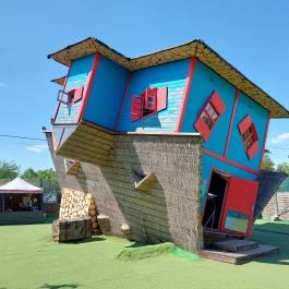 Fordított ház Hajdúszoboszló - Külső kép