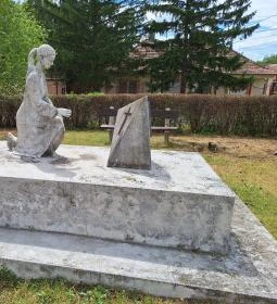 Forradalom és szabadságharc emlékműve