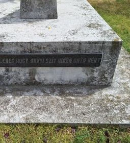 Forradalom és szabadságharc emlékműve