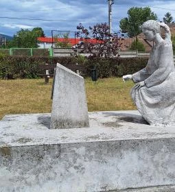 Forradalom és szabadságharc emlékműve