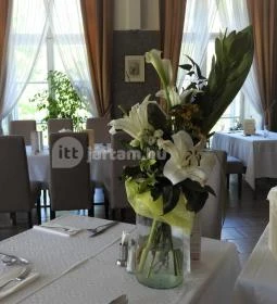 Fóti Kastély étterem