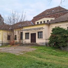 Fould-Springer-Wooster kastély Pusztaszabolcs - Külső kép