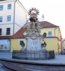 Frigyláda-szobor