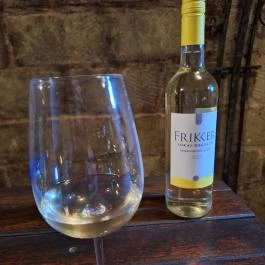 Frikker Pince Tokaj-Hegyalja Hercegkút - Étel/ital