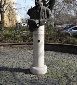 16. legjobb látnivaló: Gaál Kálmán mellszobor