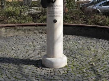 Gaál Kálmán mellszobor Kisújszállás