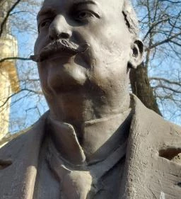 Gaál Kálmán mellszobor