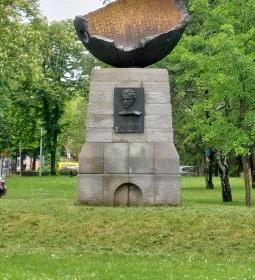 Gábor Áron emlékmű