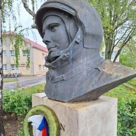 Gagarin-mellszobor, Gyulaháza - Egyéb