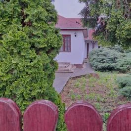 Gagarin-mellszobor, Gyulaháza - Külső kép