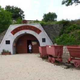 Gánti Bauxitföldtani Park, Gánt - Külső kép