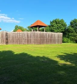 262. legjobb látnivaló: Gárdonyi Rönkvár