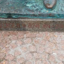 George Bush szobra, Budapest - Egyéb