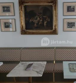 Geraldine – Auguszt Múzeumkert