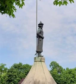 Géza fejedelem szobra