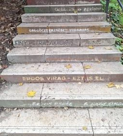 Glücklich Vilma lépcső