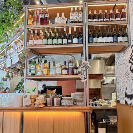 Goli, Budapest - Belső