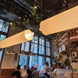 Goli, Budapest - Belső