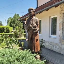 Gólya-mama emlékére Jen? - Külső kép