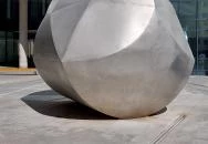 Gömböc-szobor Budapest