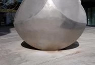 Gömböc-szobor Budapest