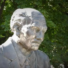 Göncz Árpád szobra Budapest - Egyéb