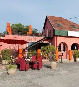 Gondűző Étterem & Pizzéria