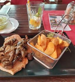 Gondűző Étterem & Pizzéria