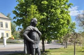 Grassalkovich Antal szobra Hatvan