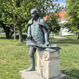 Grassalkovich Antal szobra Gödöllő - Külső kép