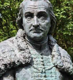 Grassalkovich Antal szobra